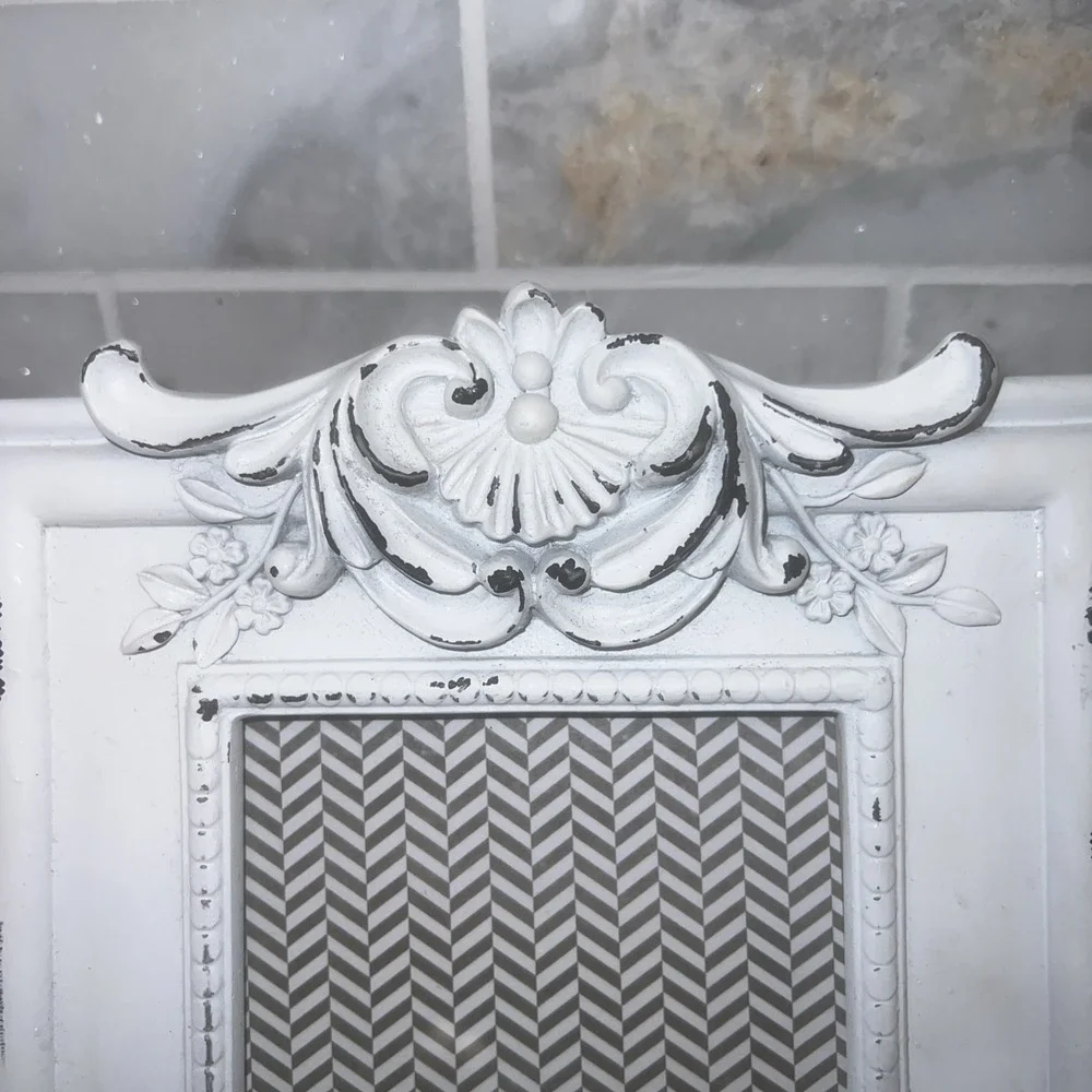 Chalk White FRAME Cottage Core